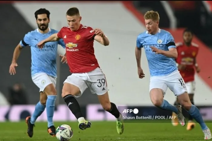 Dari Rival Manchester ke Jantung Napoli Duet De Bruyne McTominay Siap Guncang Liga Italia