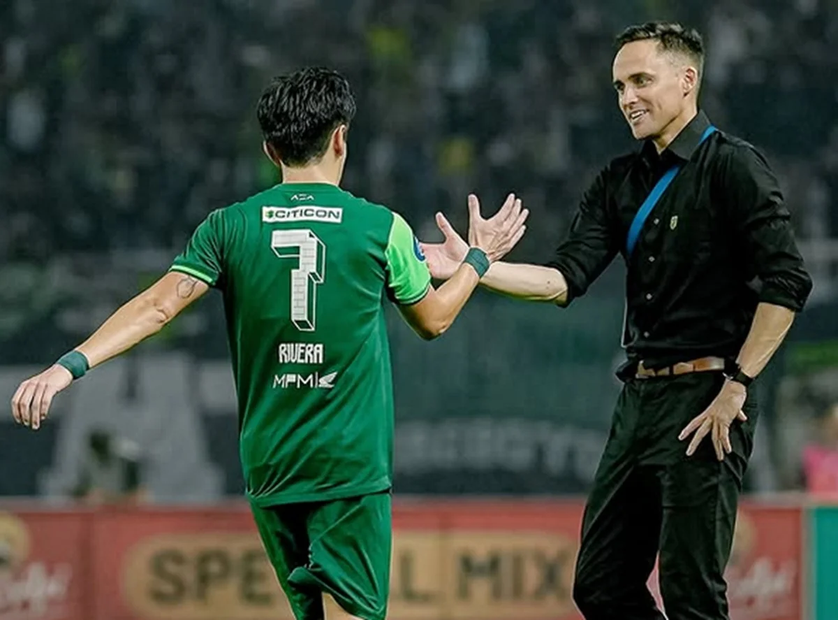 Persebaya Surabaya Berpisah dengan Paul Munster Bongkar Tanda Tanda Pelatih Baru